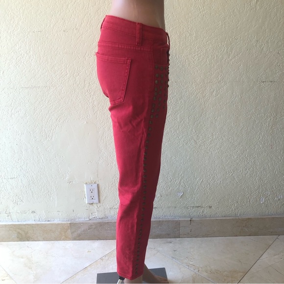 Forever 21 Women’s Size 30 Red Studded Capri Jeans Pants Stretchy Skinny Fit - Picture 3 of 16